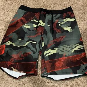 Mens Reebok shorts. Size waist 30 inch Small excellent condition.